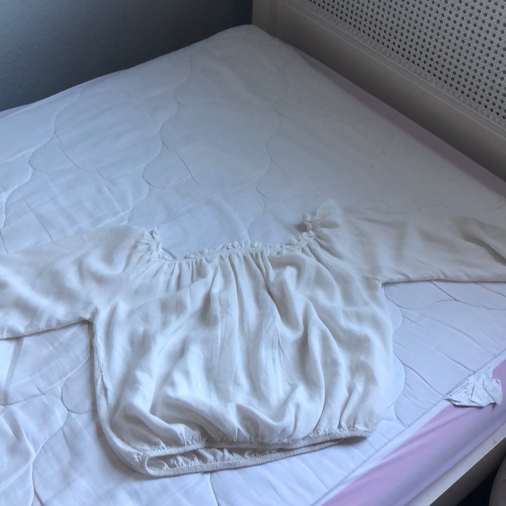 White Brandy Melville off the shoulder blouse